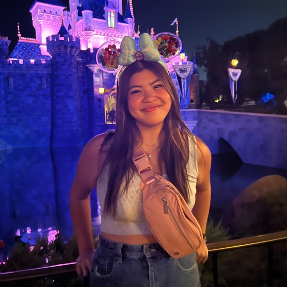 Lululemon Wunderlust Belt Bag - Picture 2 of 3